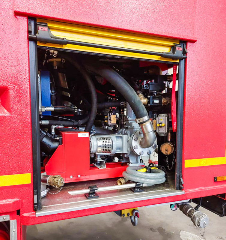 Implementation of a fire truck with Iguane IQ.
